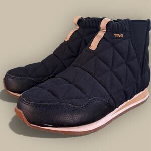 Teva ReEmber Mid Platform Boots Quilted Booties Water Resistant Pull On Size 6